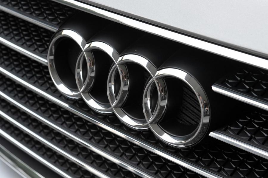 Логотип Audi Prologue Concept 2014 года  (фото 28 из 63)
